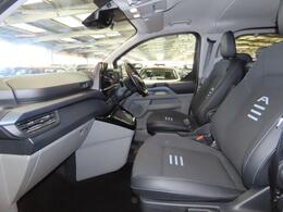 Ford Tourneo Custom EK25HSC