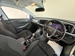 Vauxhall Grandland HJ23RYG