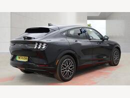 Ford Mustang Mach-E YM74KHH