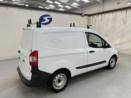 Ford Transit Courier EN66BNY