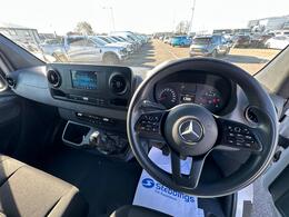 Mercedes-Benz Sprinter YK24DXA