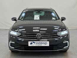 Volkswagen Passat YE70UZH