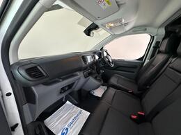 Vauxhall Vivaro MJ69FPE