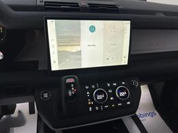 Land Rover Defender 110 FJ25GUH