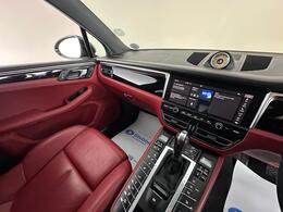 Porsche Macan AO20ZJJ