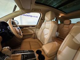 Porsche Macan AR16AEY