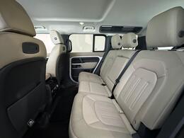 Land Rover Defender 110 OY20YDU