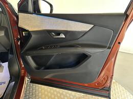 Peugeot 5008 YP21AXZ