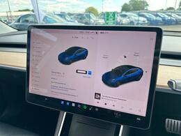 Tesla Model 3 YB69TZT