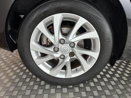 Toyota Auris LX17KXH