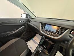 Vauxhall Grandland X DY68ZWW