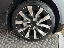 Tesla Model 3 LB74UKP