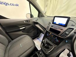 Ford Grand Tourneo Connect CN22PDZ