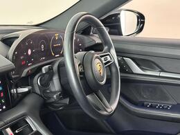 Porsche Taycan YY72RZZ