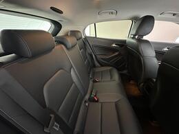 Mercedes-Benz GLA YG68UZR