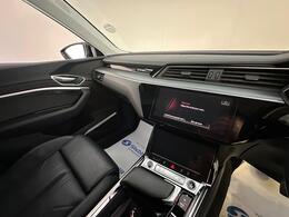 Audi e-tron RY21HHX