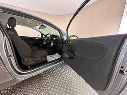 Vauxhall Corsa AJ18HYH