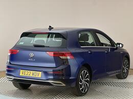 Volkswagen Golf VE22WDV