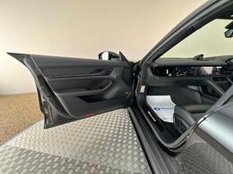 Porsche Taycan YX73ZWJ