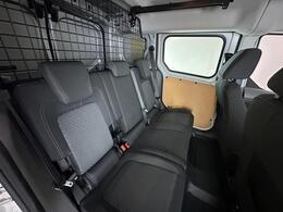 Ford Transit Connect YM22UNX
