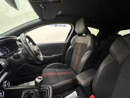 Renault Clio YE71SWN