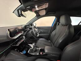 Peugeot 2008 KW72VUU