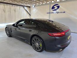 Porsche Panamera VU67KYG