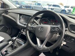Vauxhall Grandland X DT69YHN