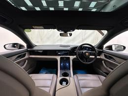Porsche Taycan YM21OFZ