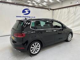 Volkswagen Golf SV LR69XWM