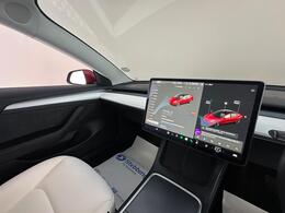 Tesla Model 3 LF71VTK