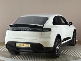Porsche Macan FD74LXY