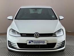 Volkswagen Golf DT66RVJ