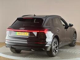 Audi e-tron YH71TLY