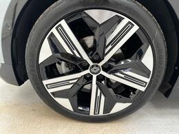 Renault Megane E-Tech YD73AFJ