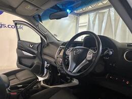 Nissan Navara DN67XNW