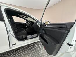 Volkswagen Golf DT66RVJ