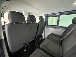 Volkswagen Transporter YR74XZU