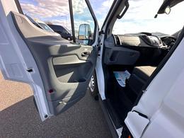 Ford Transit YP68UVJ
