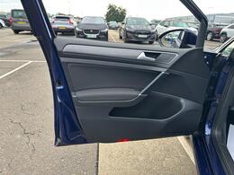 Volkswagen Golf VE69NKS