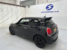 MINI Hatch YY70OFN