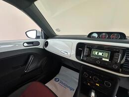 Volkswagen Beetle NA64UNW
