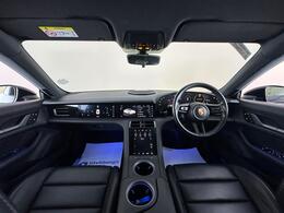 Porsche Taycan YY72RZZ