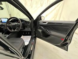 Ford Focus YJ68UAF