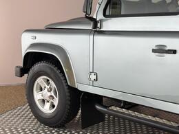 Land Rover Defender 90 GF65NXH