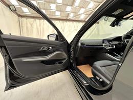 BMW 3 Series BG71YPM