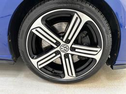 Volkswagen Golf YE70AZG
