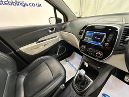 Renault Captur AU19SRZ