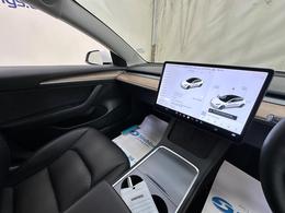 Tesla Model 3 YH21MYD