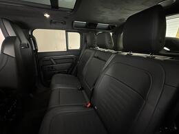 Land Rover Defender 110 FY25UTL